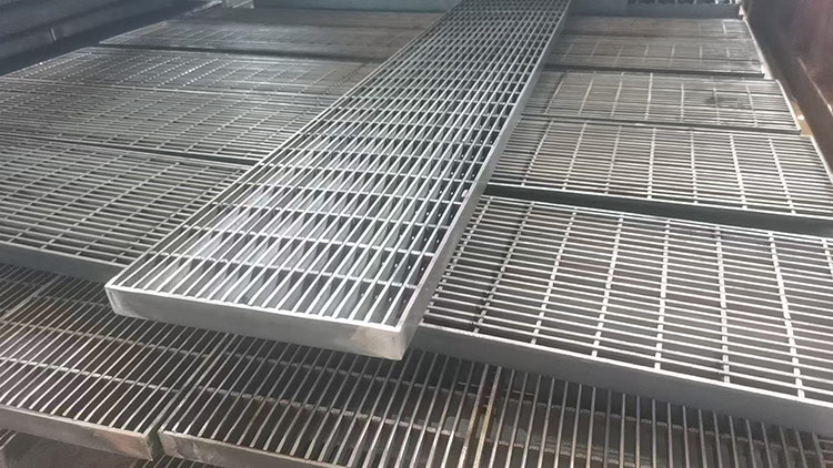 Começamos a cooperação com uma conhecida empresa de sistemas de drenagem alemães